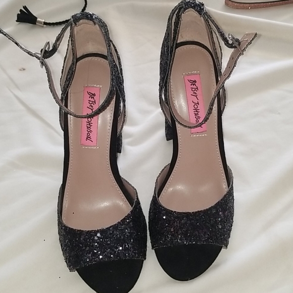 Betsy Johnson high heels - Picture 3 of 3